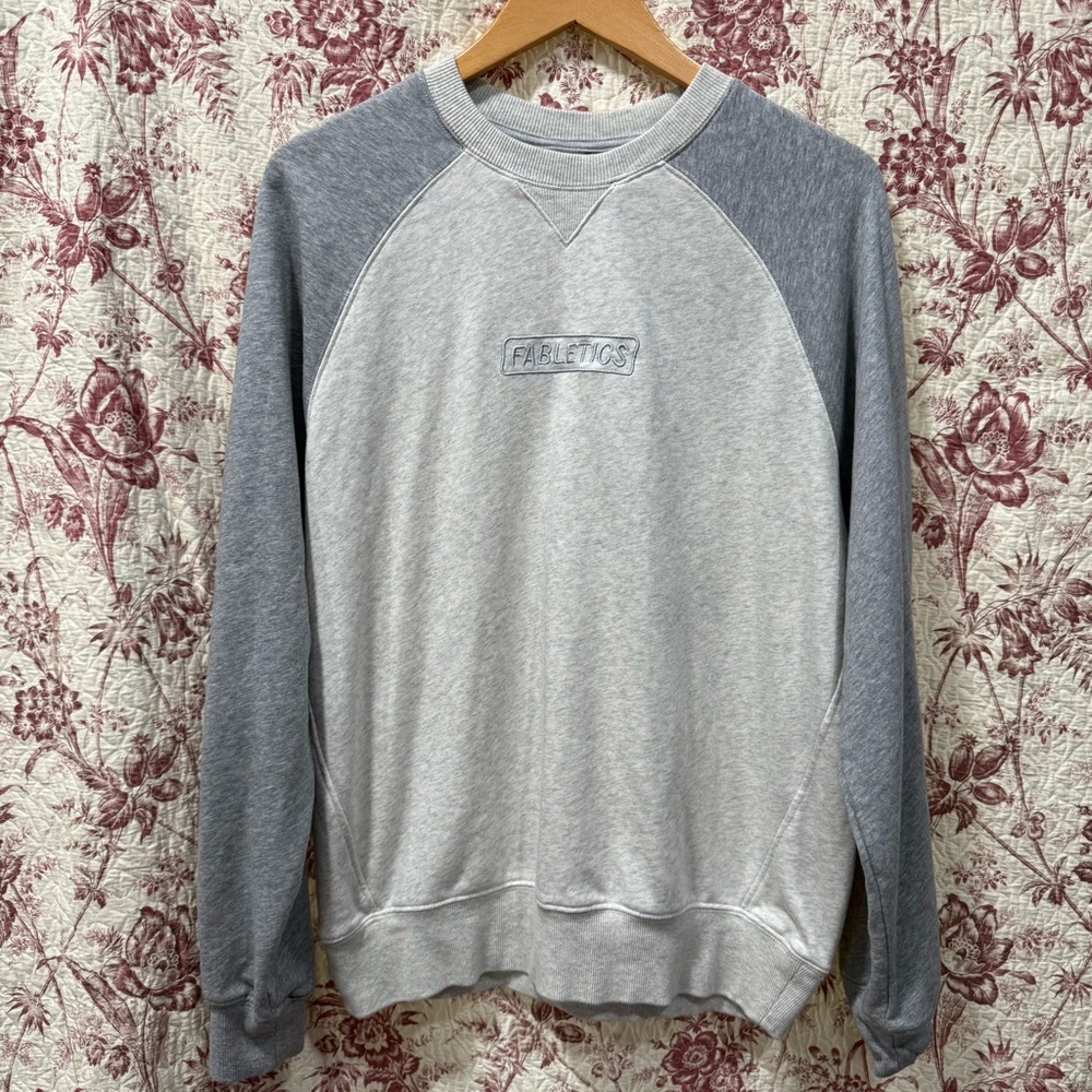 Fabletics Crewneck Sweatshirt Gray Raglan Pullover — Size M